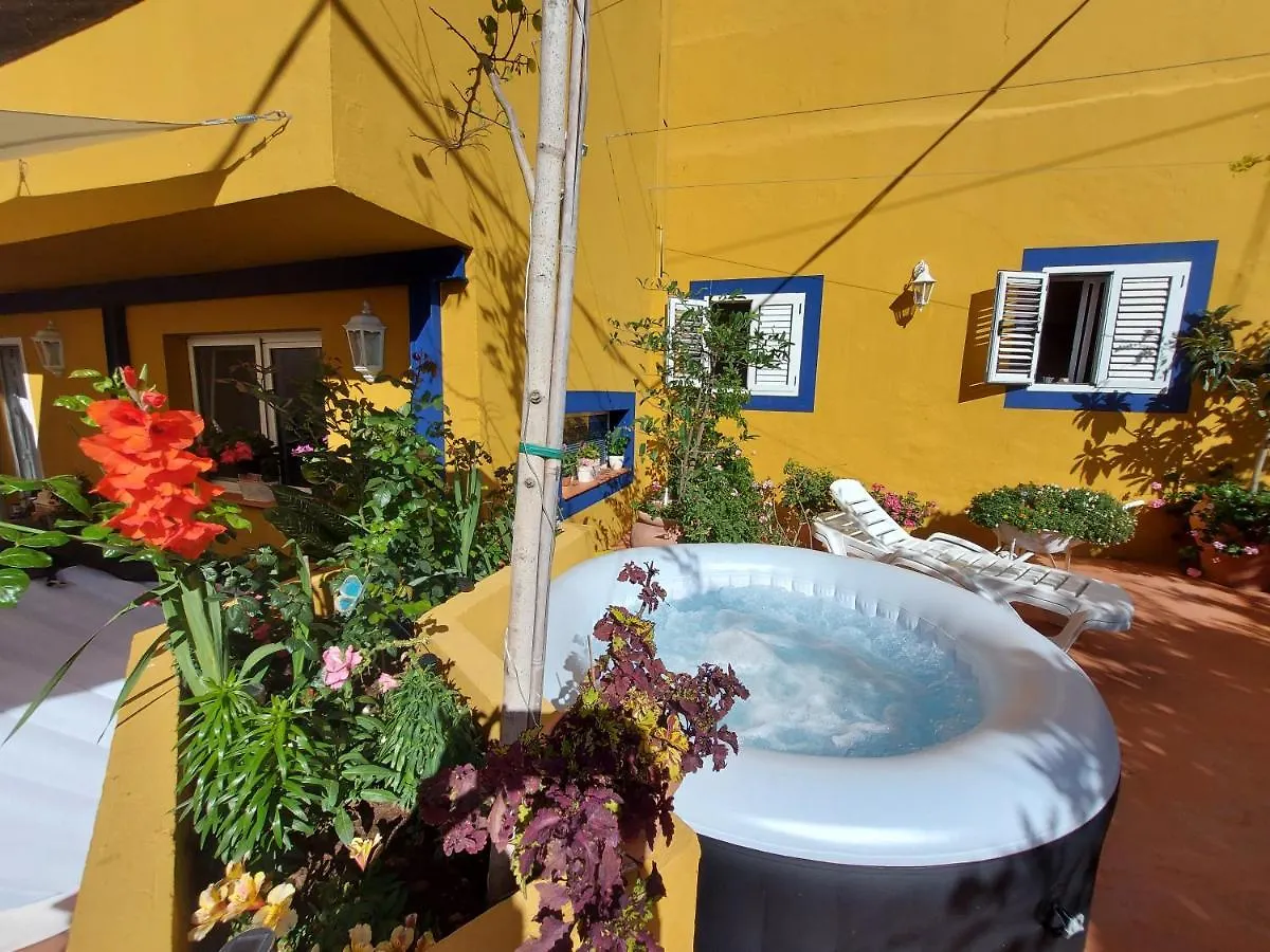 בית נופש לאס פאלמס דה גראן קנאריה Casa Maestro Lelo - Acogedora Casa Rural Canaria Con Patios Y Jardines De Flores